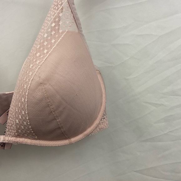 Victoria’s Secret Incredible 36DD Bra Light Pink - Picture 4 of 12